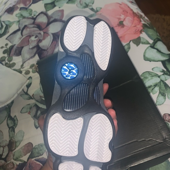 BRAND NEW 6Y AIR JORDAN 13 WHITE/UNIVERSITY BLUE - Picture 4 of 4